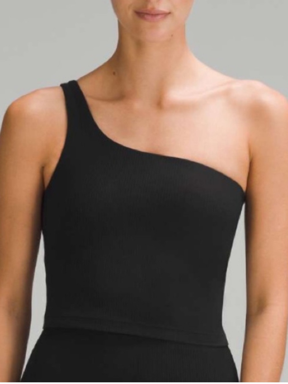 Lululemon ribbed nulu asymmetrical Black yoga tank top, size 6